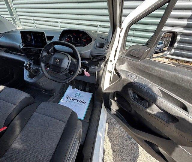 Peugeot Partner image 12